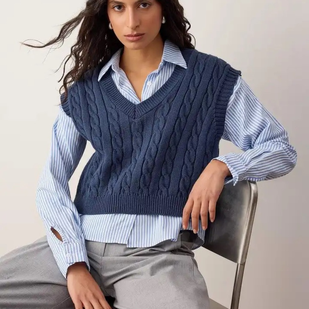 Sunday Best Navy Cable-Knit V-Neck Sweater Vest - Sleeveless